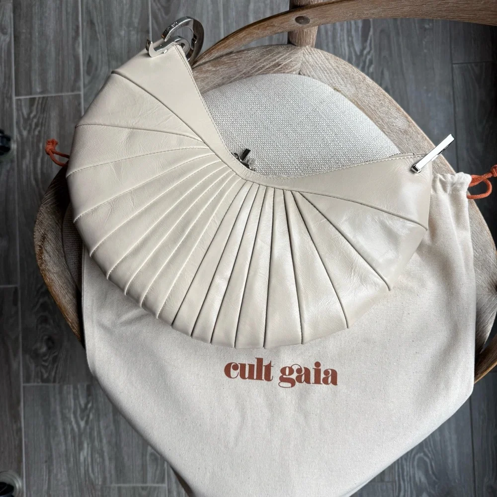 Cult Gaia ubah clutch - Picture 2 of 14